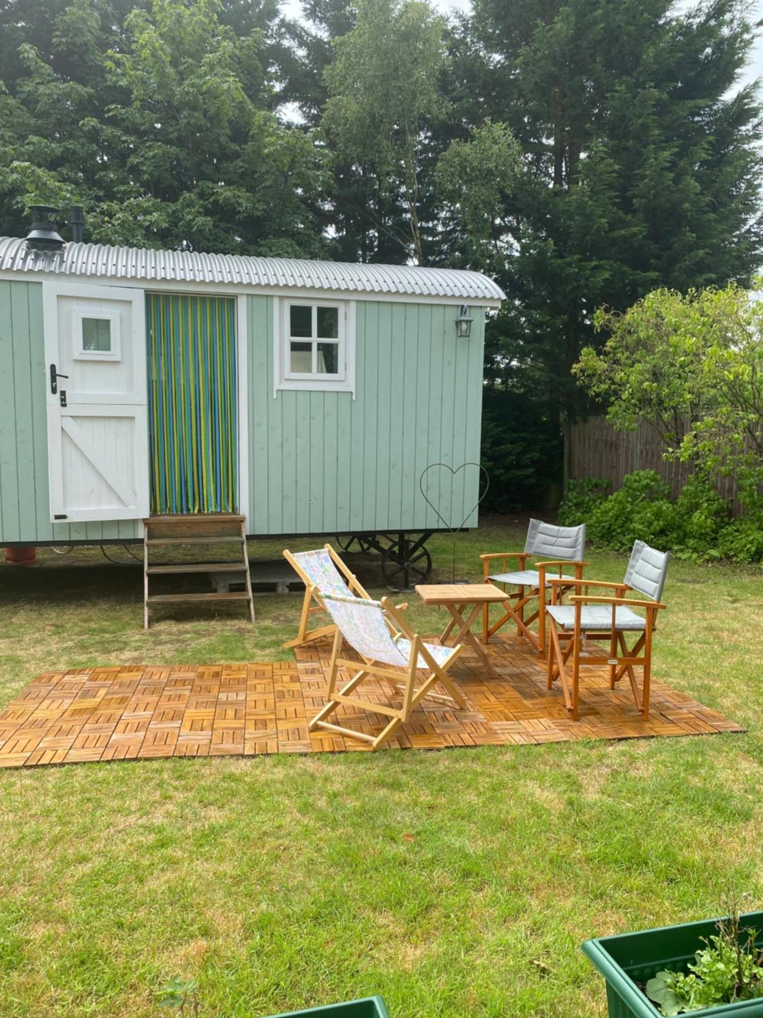 Jasmine The Shepherd Hut Woodhall Spa Extérieur photo